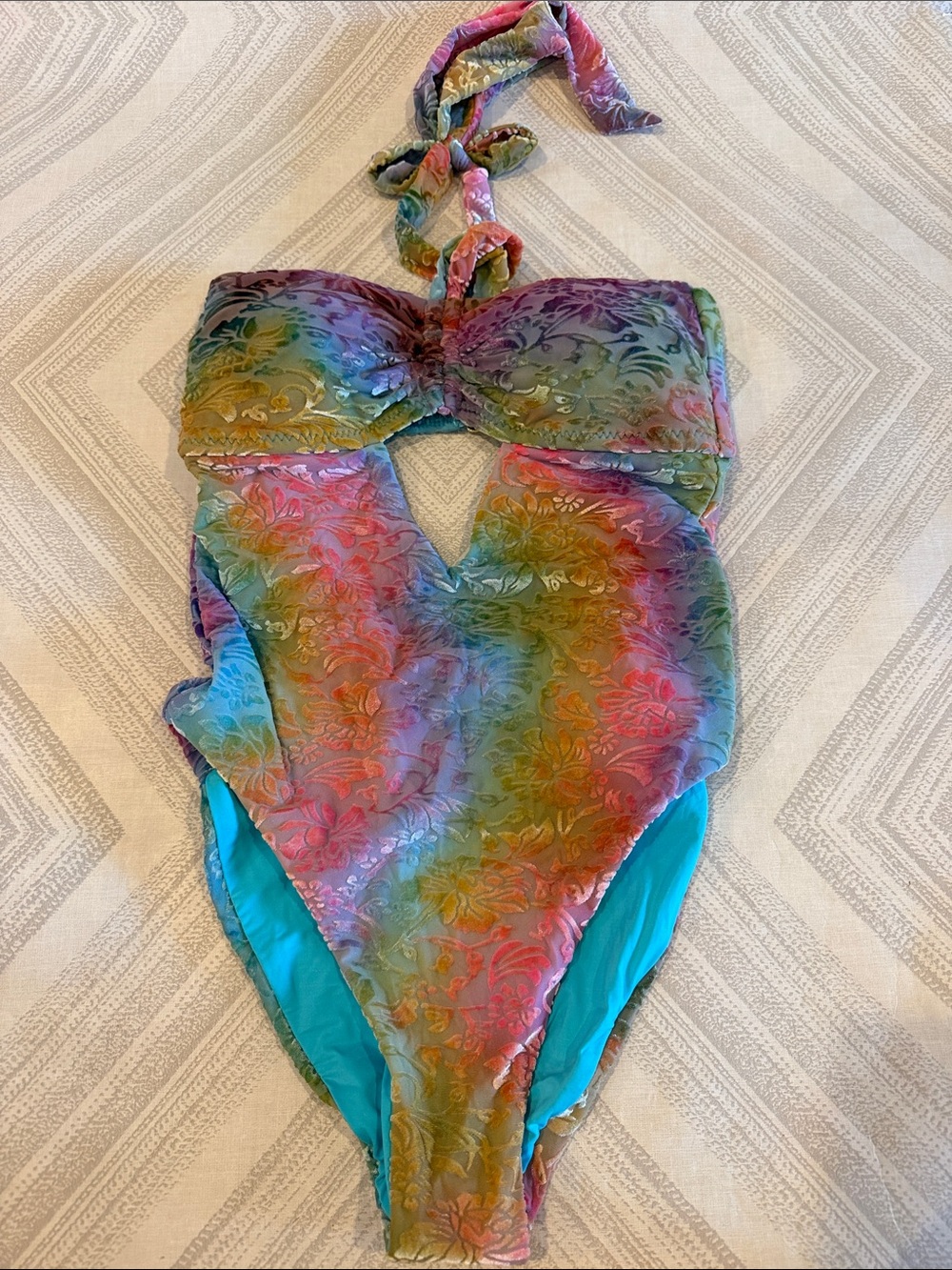 Isabella Rose Tropea One-Piece Swimsuit Size Small NWT Burnout Floral Halter